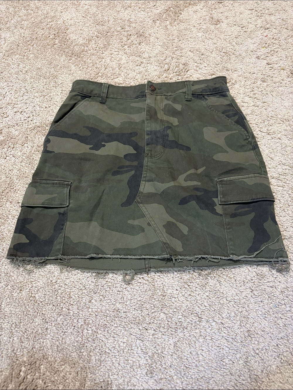 HOLLISTER Camo Cargo Skirt Mini Size 7 Ultra High Rise
